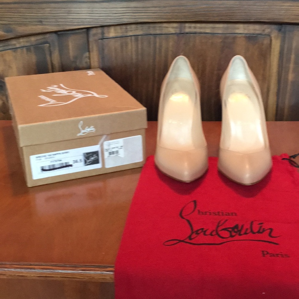 Christian Louboutin, Red bottom high heels